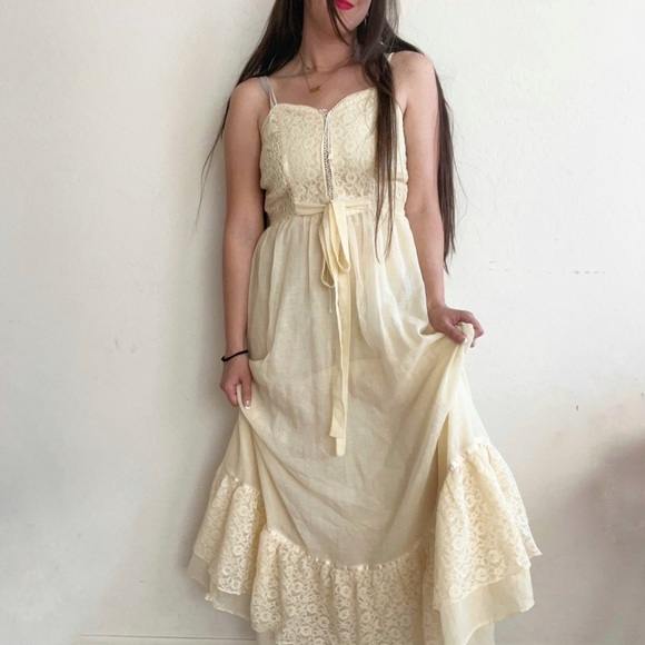 Vintage Boho Fairytale Prairie Ruffle Lace Sweetheart Neckline Maxi Dress - Picture 1 of 15